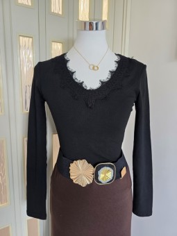 Maglia Nera Scollo Merletto