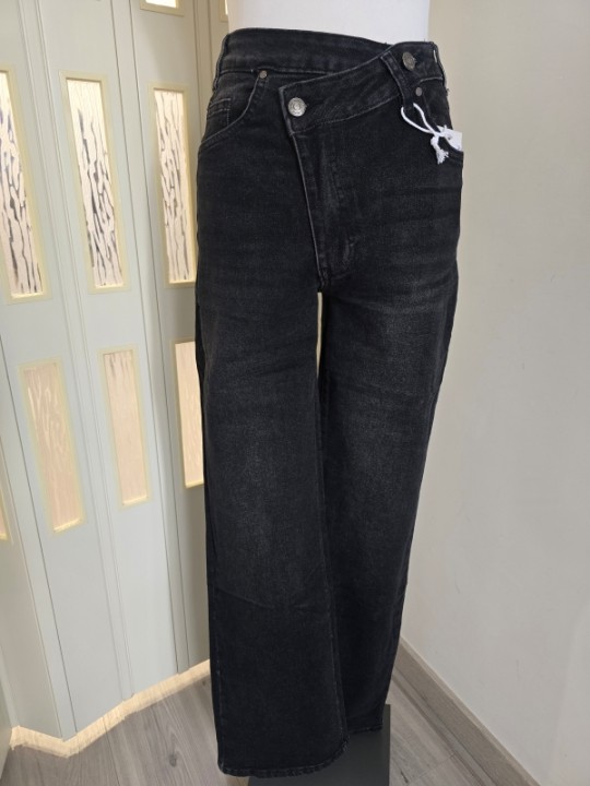 Jeans Grigio Scuro Asimmetrico