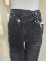 Jeans Grigio Scuro Asimmetrico