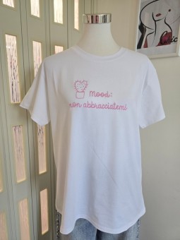 T-Shirt Non Abbracciatemi Rosa
