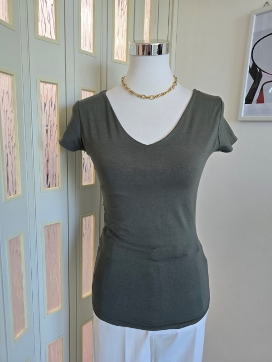 T-shirt Basic Scollo a V Verde Militare