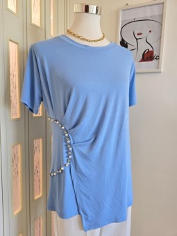 T-Shirt Azzurra Decorazione...