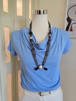 T-shirt Azzurra Scollo A...