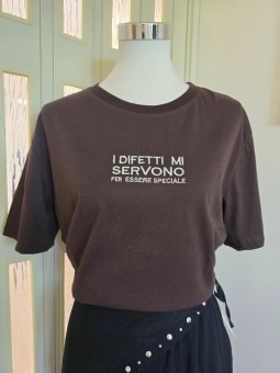 T-Shirt Difetti Marrone