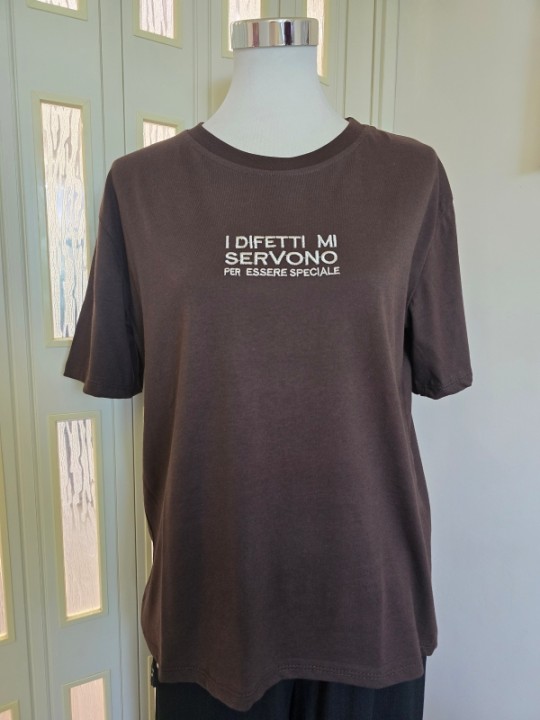 T-Shirt Difetti Marrone