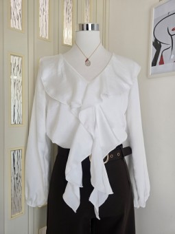 Blusa Con Rouche Bianca