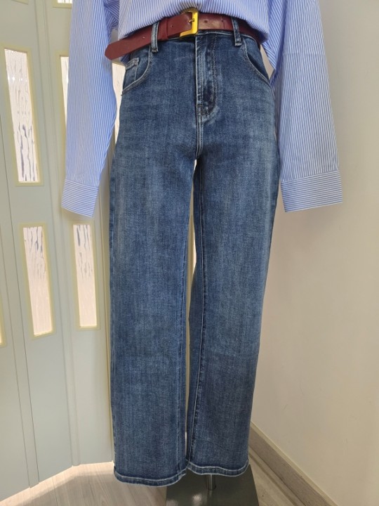 Jeans Straight Ankle Con Cintura
